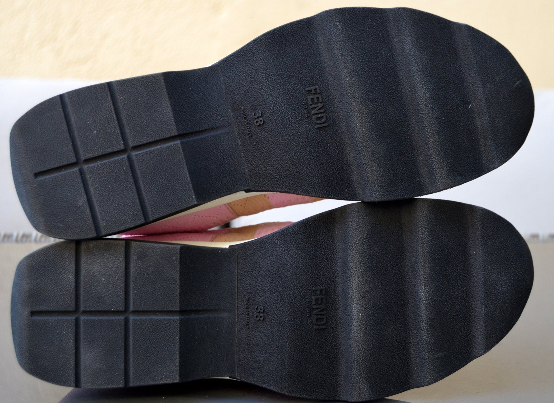 Fendi Scarpe da donna: Fendi Sneakers .38 – Usato da Collonges venduto da arashee 7