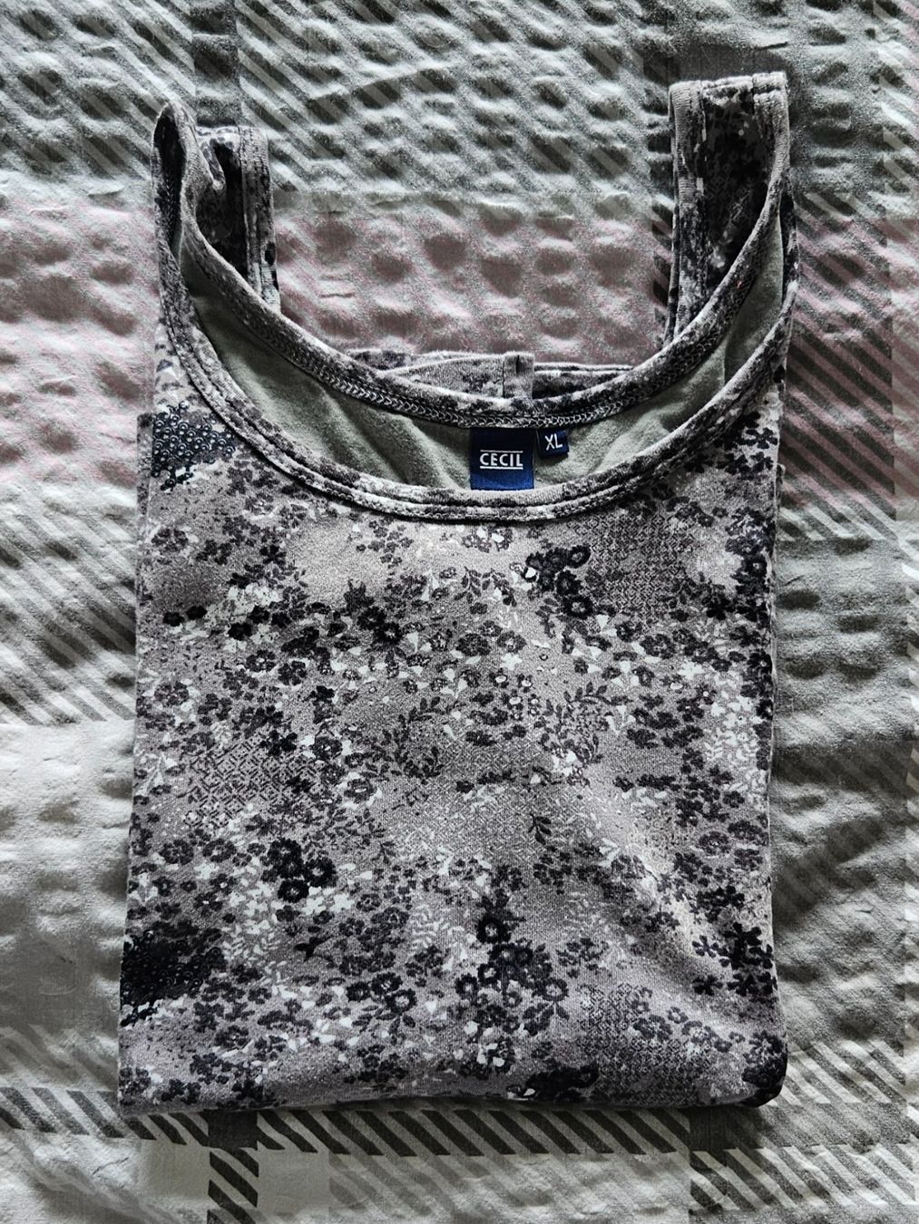 Cecil T-shirt: Trägershirt grau Gr. XL - CECIL - Spendenaktion – Nuovo (secondo la descrizione) da Unterkulm venduto da Beljasch 2