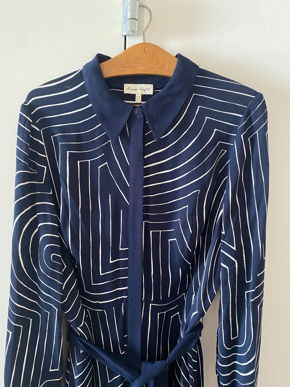 Vestiti: Kleid mit Muster dunkelblau langarm mit Bindegürtel – Nuovo (secondo la descrizione) da Luzern venduto da Felicita_26 3