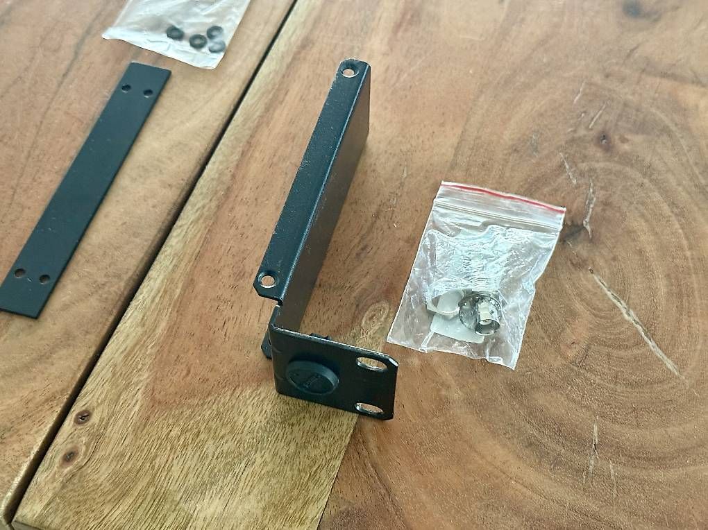 Altri accessori: Originaler Shure Rack-Winkelsatz – Nuovo (secondo la descrizione) da Muri AG venduto da Ludrigen 2