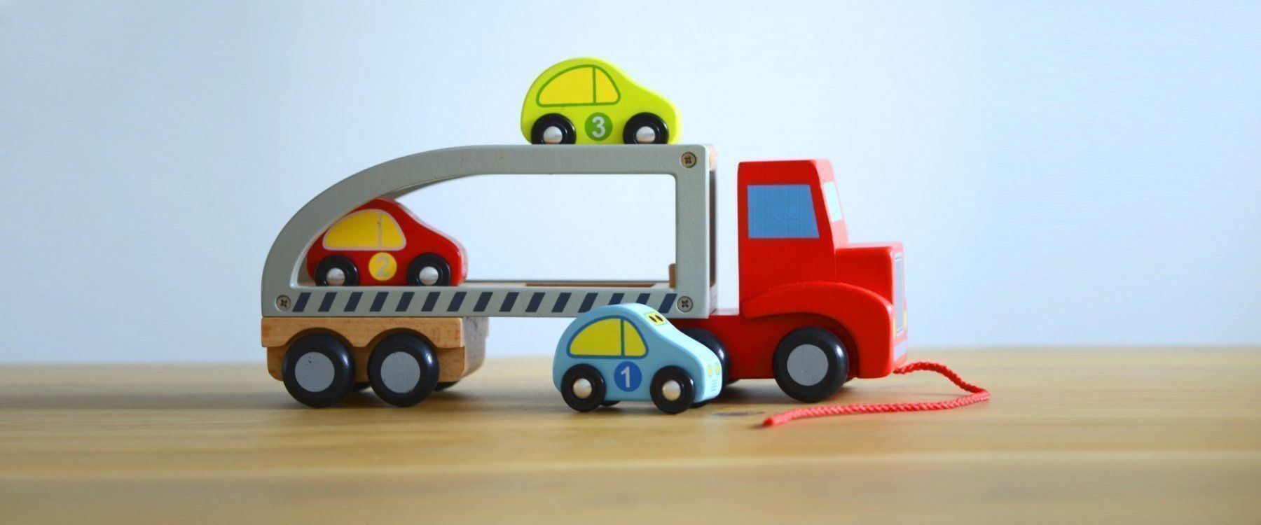 Giocattoli: Autotransporter aus Holz - Spielzeugauto – Nuovo e nell'imballaggio originale da Biel/Bienne venduto da Spiel-Markt 4