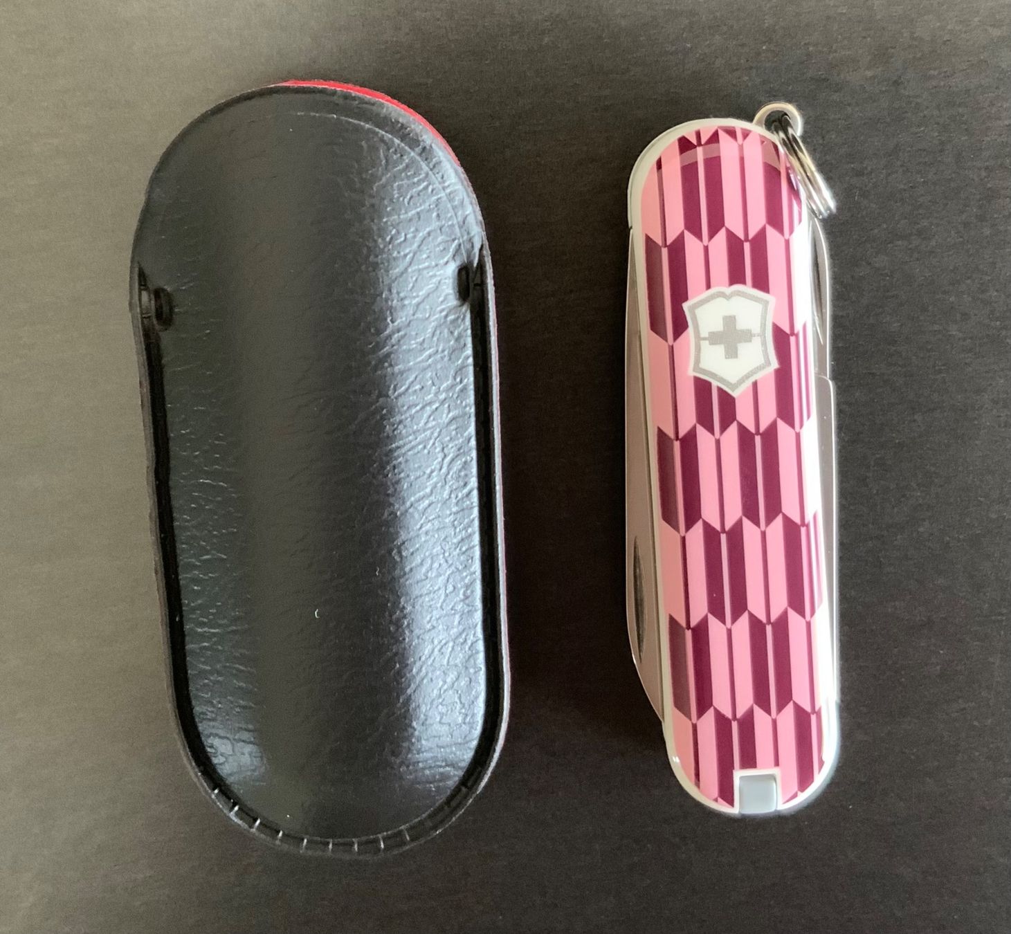 Victorinox Coltelli tascabile: Victorinox Classic Limited Edition 2010 Arrows – Nuovo (secondo la descrizione) da St. Margrethen SG venduto da vista23