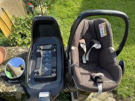 Maxi-Cosi Babyschale mit Isofix Basis plus Rückspiegel Set