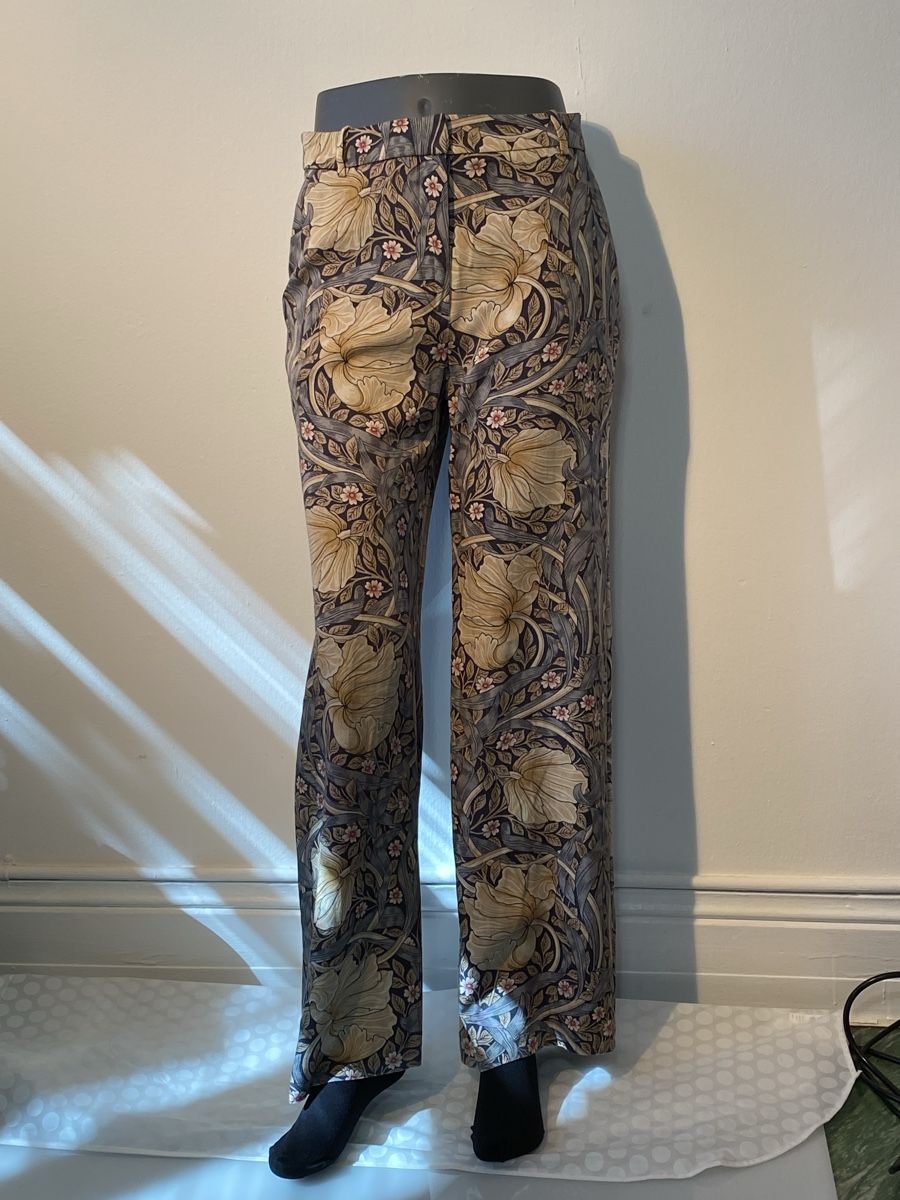 H&M Pantaloni: H&M Morris & Co. Hose, Gr. 40, Blumenmuster – Usato da St.Gallen venduto da Schischi86 7