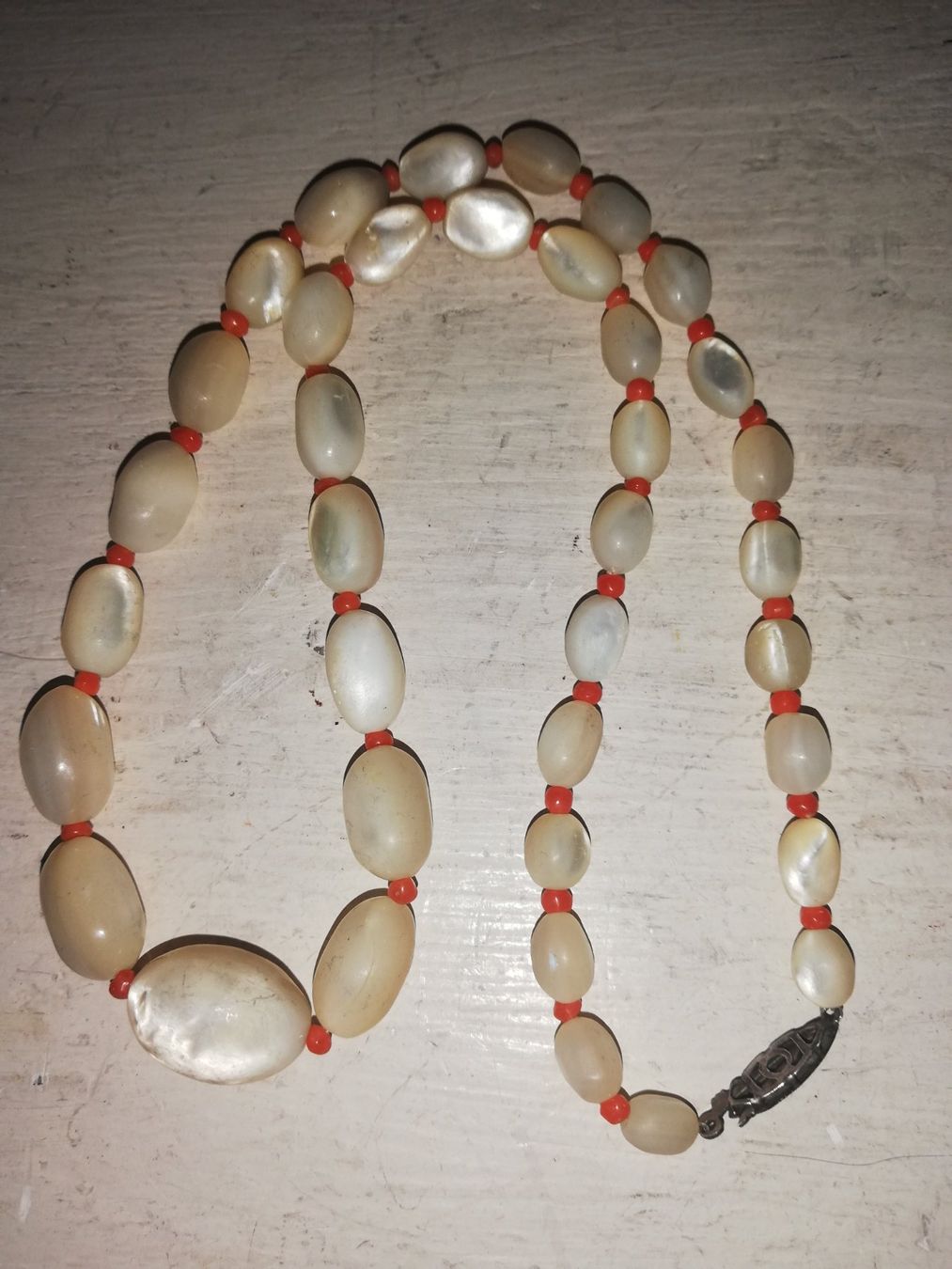 Catenine: Kette Perlmutt Koralle Silber 800 – Usato da Aarburg venduto da Emelie