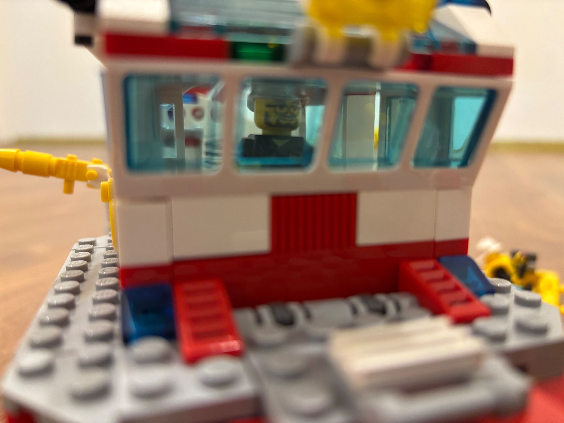 Lego Baukästen: LEGO City 7906 Feuerwehrschiff – Gebraucht aus Langenthal von Wym0 3