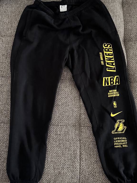 Lotti di vestiti: Nike - Lakers Trainer Set (XL) – Usato da Basel venduto da kad_sb7h 1