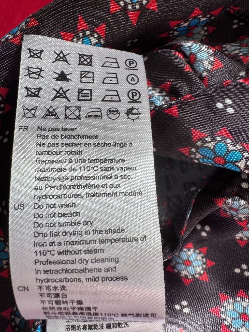 Sandro Vestiti: 100% Seidenkleid von Sandro (EU 34) – Usato da Wädenswil venduto da LH76 9