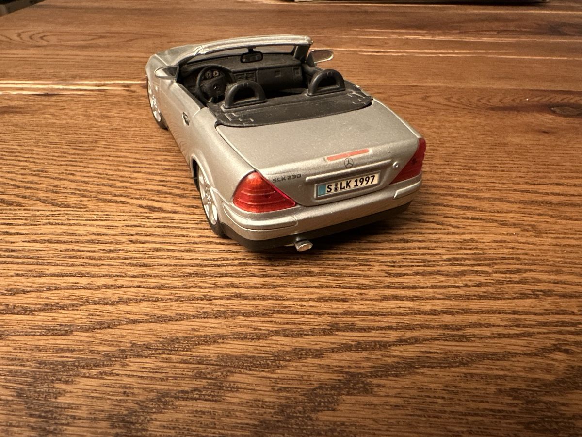 Mercedes-Benz Modellini d'auto: Mercedes SLK 230 1:24 – Usato da Liestal venduto da Tschopp77 2