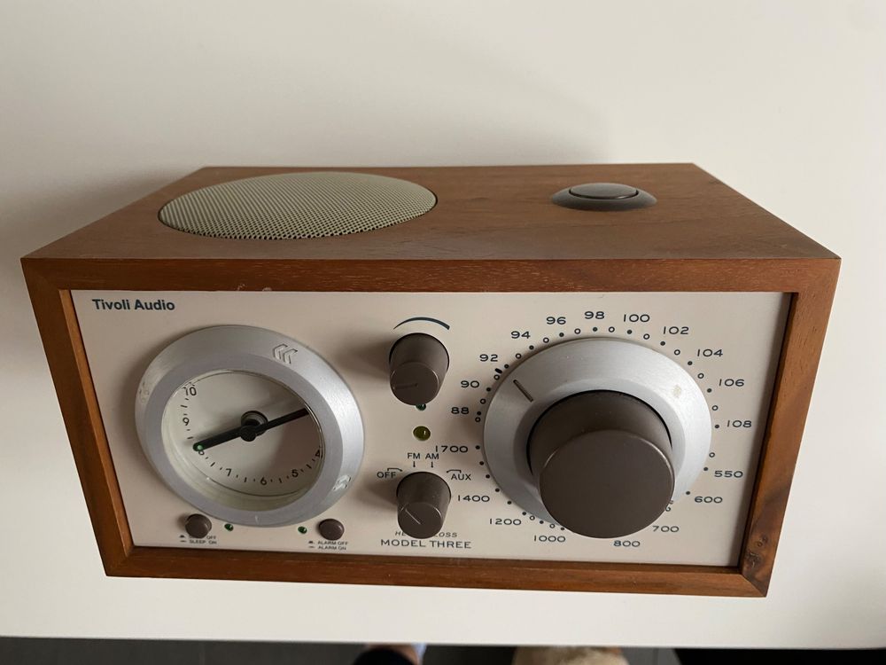 Tivoli Audio Henry Kloss Model Three Radio wie neu Kaufen auf Ricardo