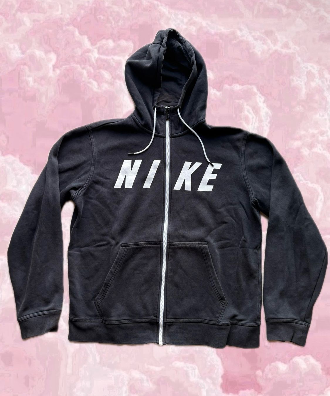 Nike Maglioni & Felpe: Nike Pullover – Usato da Wigoltingen venduto da _vntg_