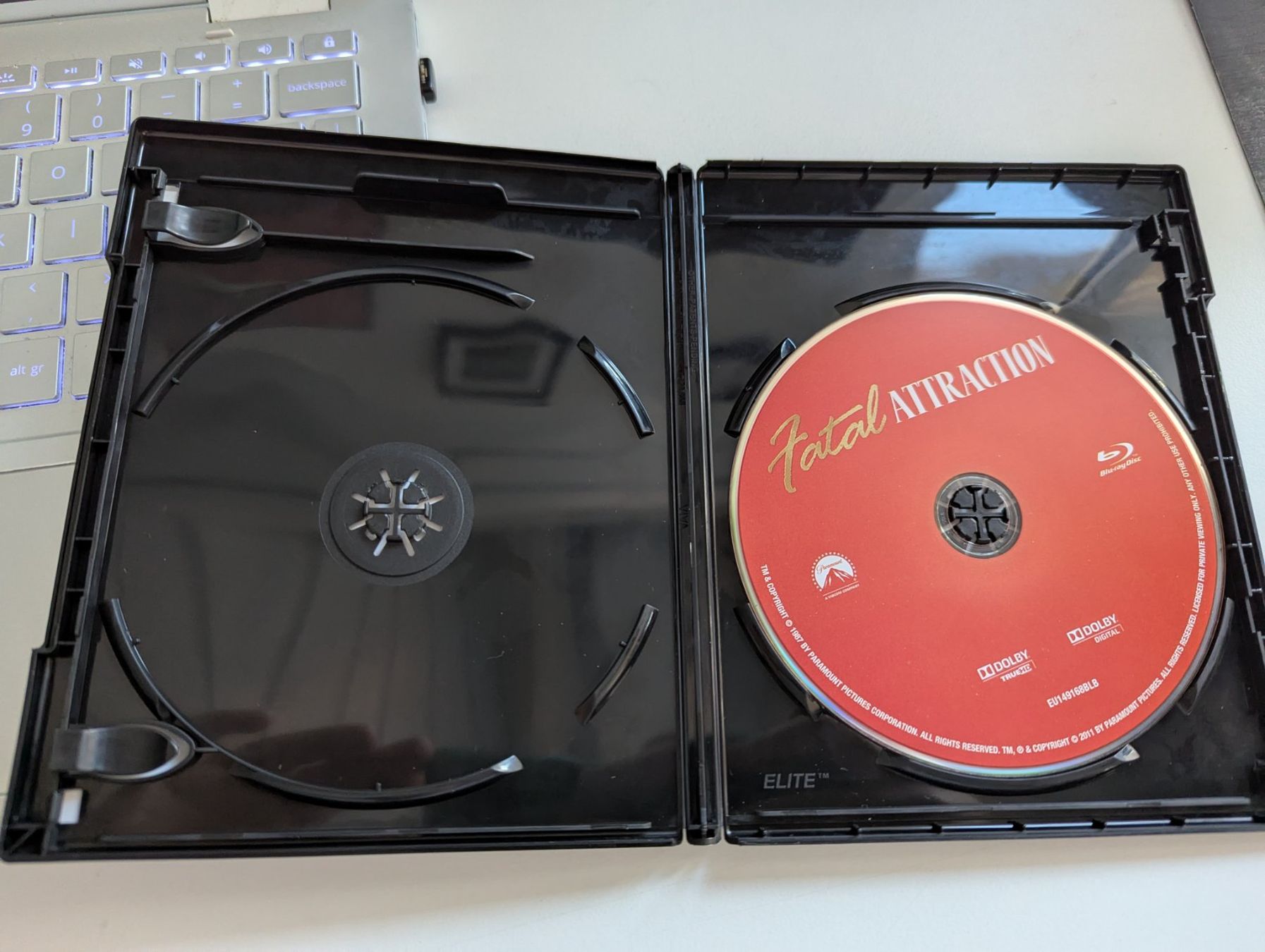 Tous les DVDs: Blu-ray Fatal Attraction Michael Douglas Glenn Close – D'occasion à Hünenberg See par SpecialEditionGaming 1