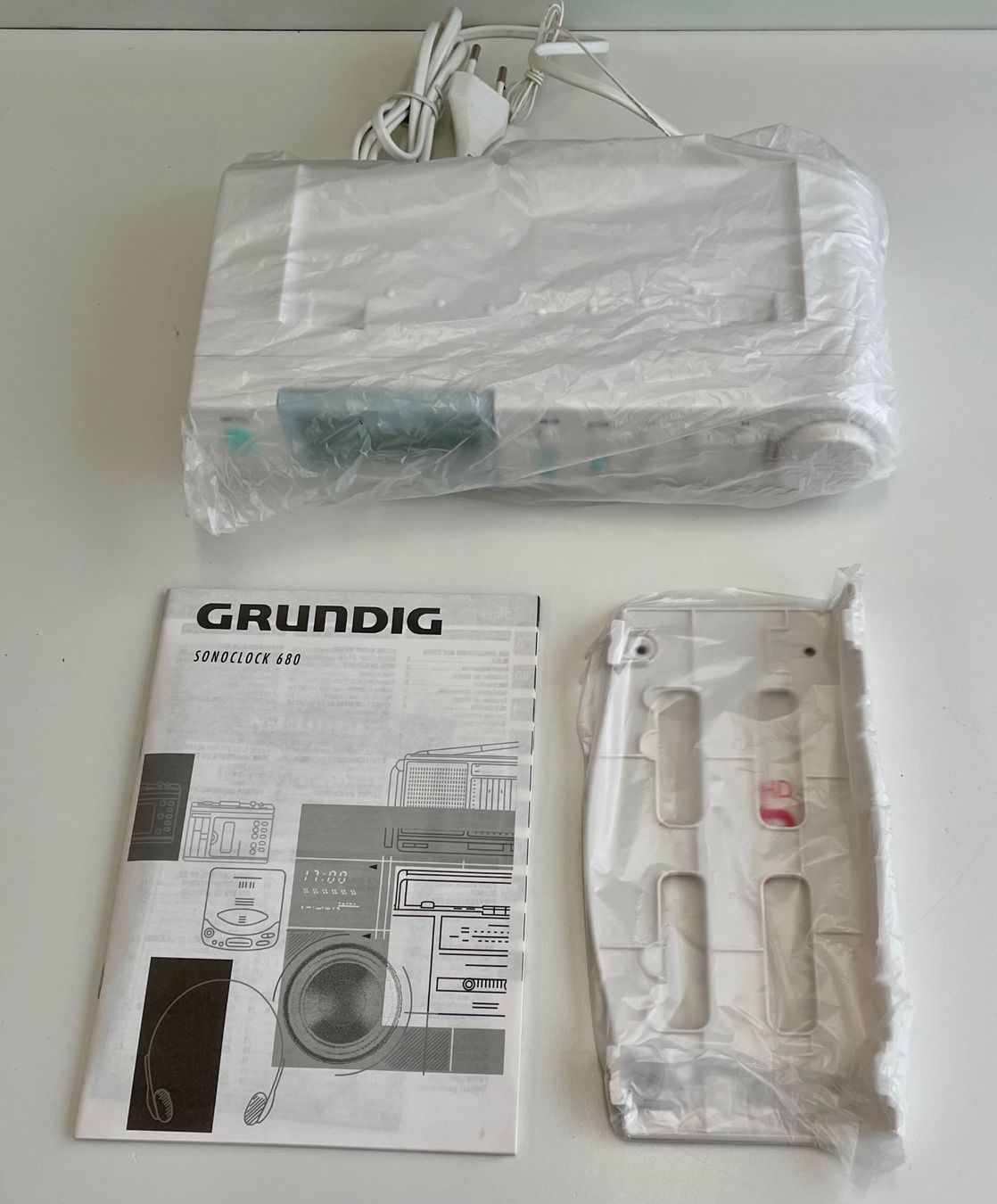 Grundig Radio: Küchenradio - Grundig Sonoclock 680 - Ungebraucht – Nuovo e nell'imballaggio originale da Winterthur venduto da Samas1 2