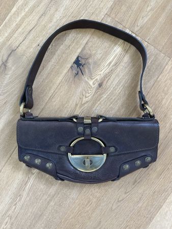 Sac bandoulière en cuir Diesel marron, style rock chic