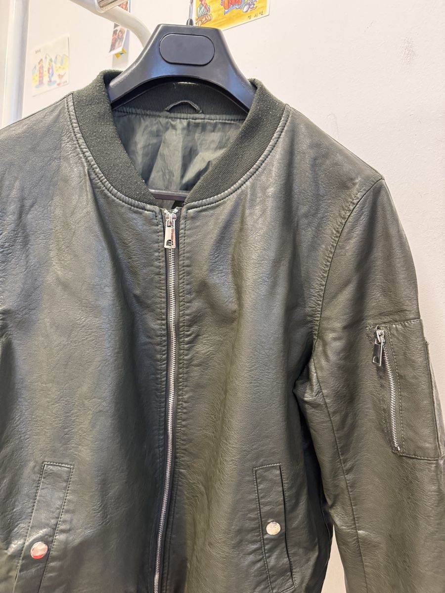 Jacken: Bomberjacke Kunstleder Olive Vintage L – Gebraucht aus Effretikon von rus_2l2p 3