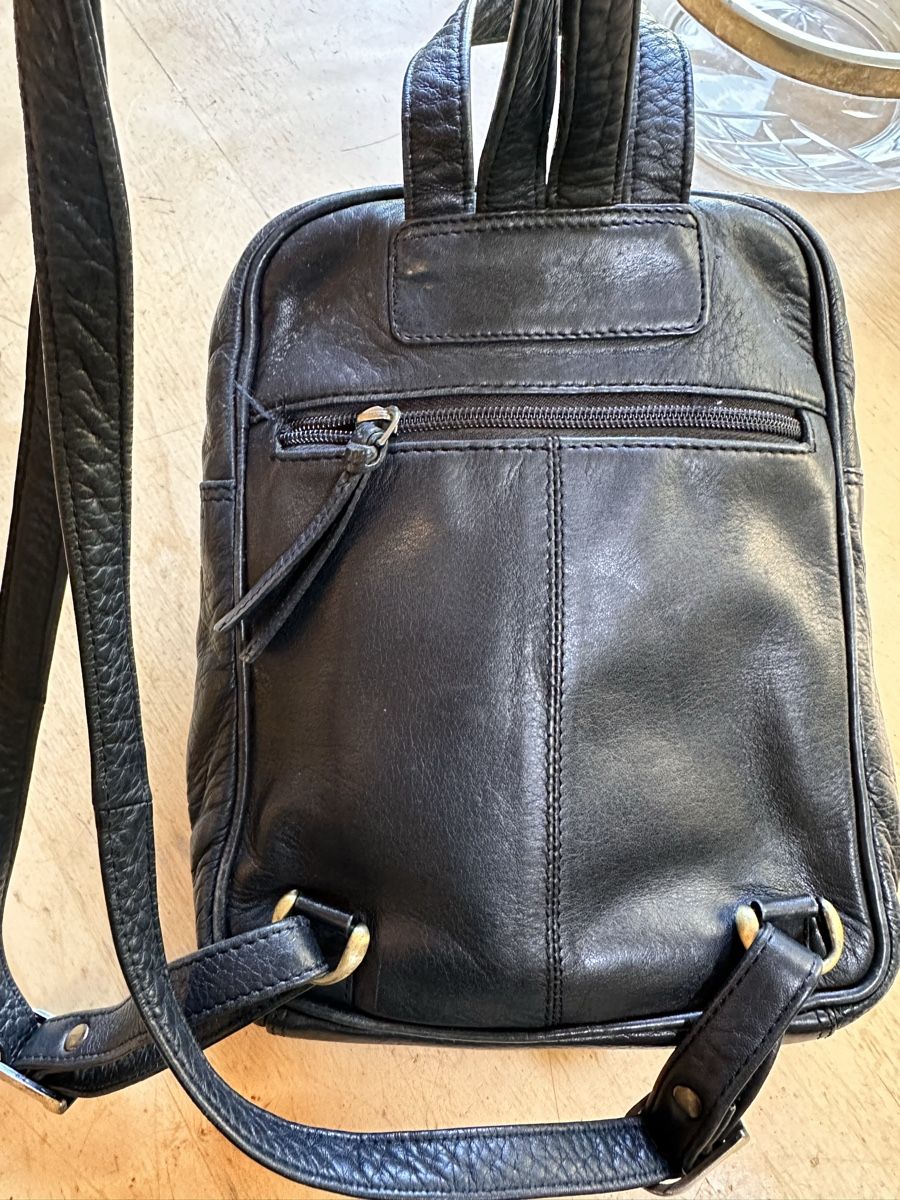 Zaini: Leder rucksack, schwarz. – Usato da Hinterkappelen venduto da una066 1