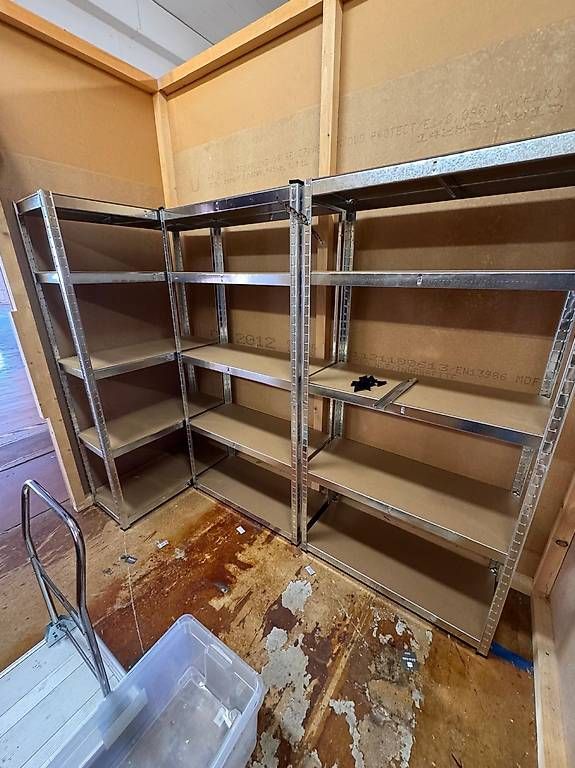 Scaffali: 7 x Kellergestell aus Metall – Usato da Weingarten-Kalthäusern venduto da Nonino01 1