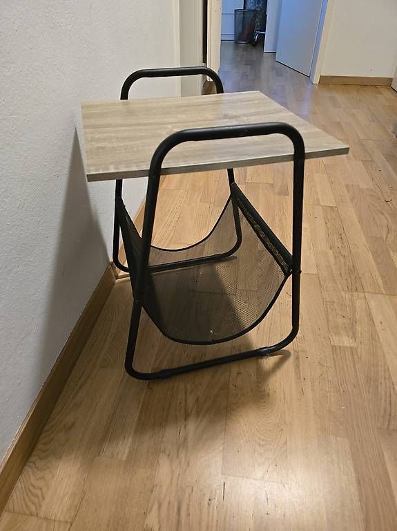 Tavoli: Zeitung Tisch – Usato da Münchenbuchsee venduto da Arasy13 2