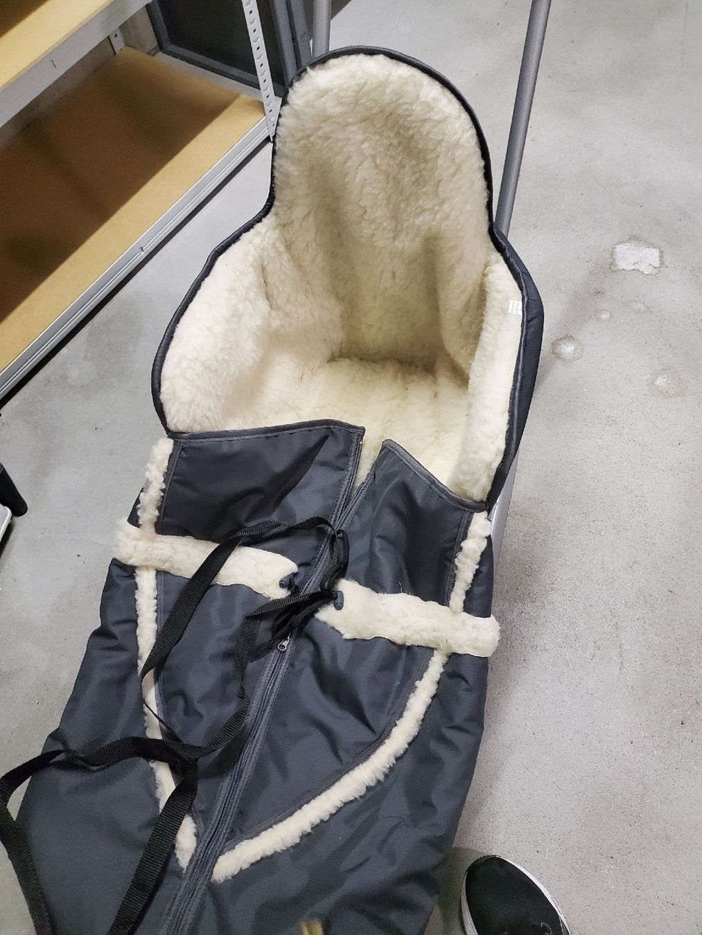 Schlitteln: Babyschlitten mit Fellsitz – Gebraucht aus Bäretswil von odermattli01 2