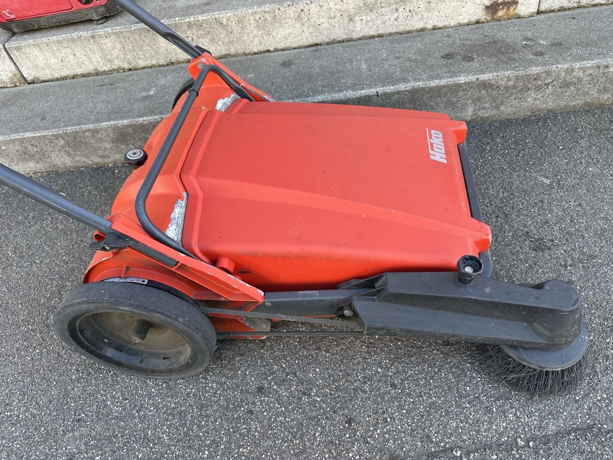 Hako Tagliaerba: Hako Kehrmaschine – Usato da Grossdietwil venduto da kawasaki-kfx 2