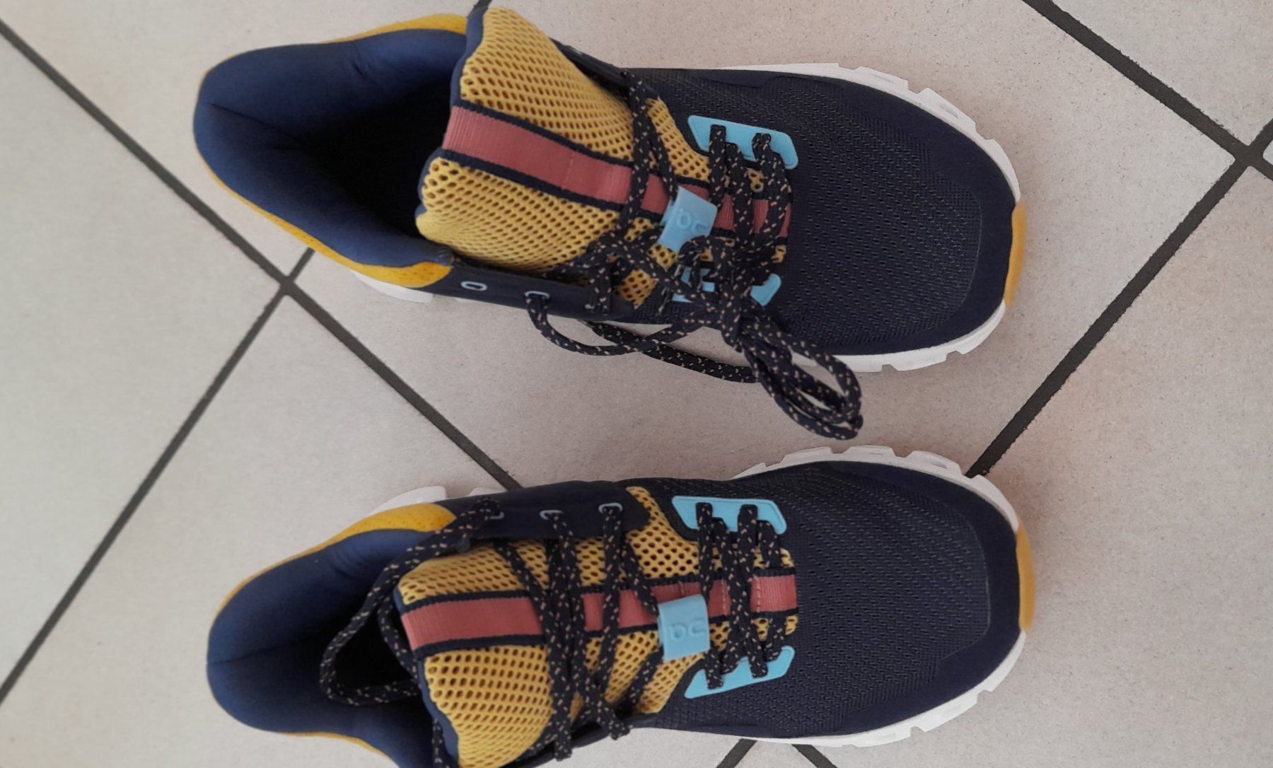 On Scarpe da uomo: Neu one cloude hi edge gr 37 oder gr 41 – Nuovo e nell'imballaggio originale da Dagmersellen venduto da L.Ga. 2