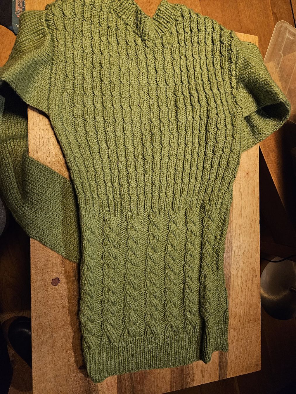 Maglioni & Felpe: Handgestrickter Wollpullover, ca. Gr. 140, grün – Usato da Spiez venduto da ann_y7bb 1
