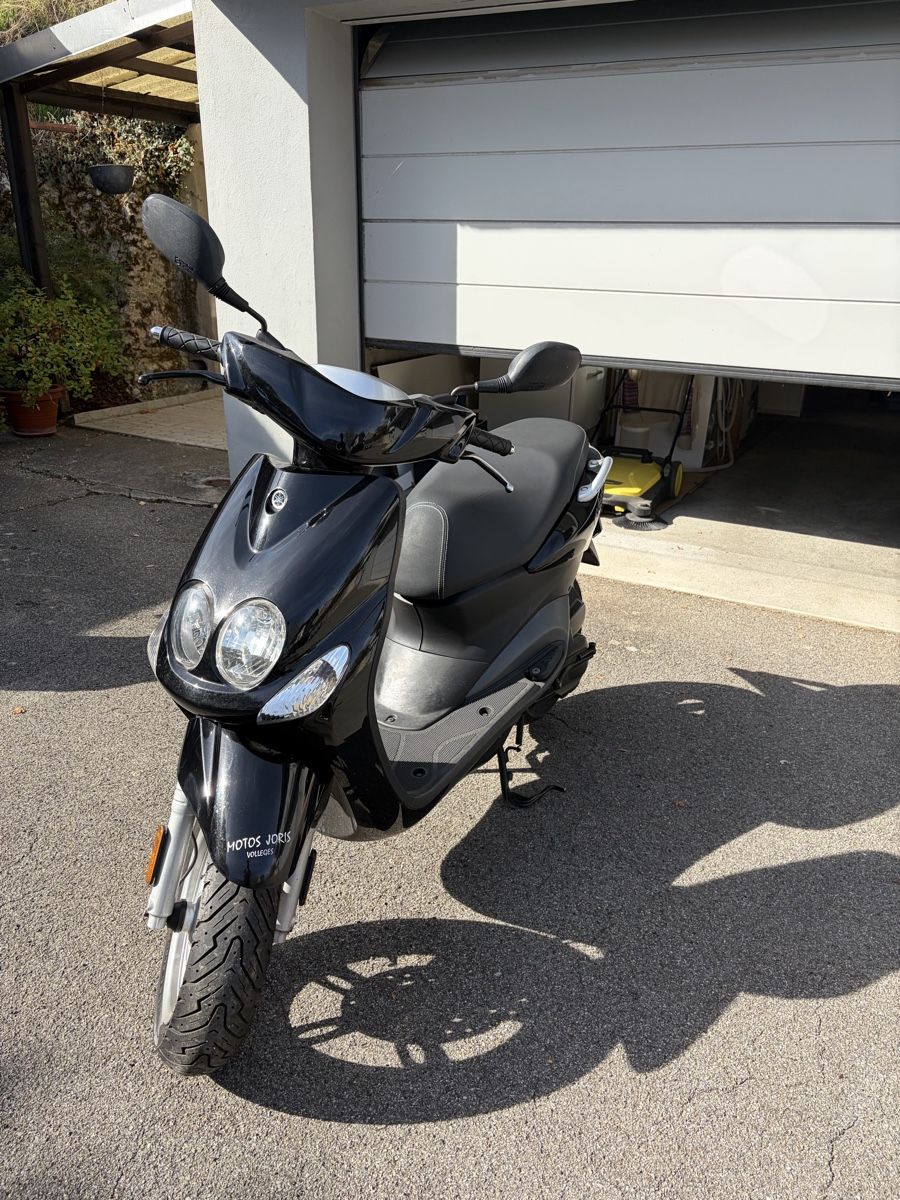 Yamaha Scooters: Yamaha neos 4 temps model 2020 – Gebraucht aus Biel/Bienne von Silva-M30 2