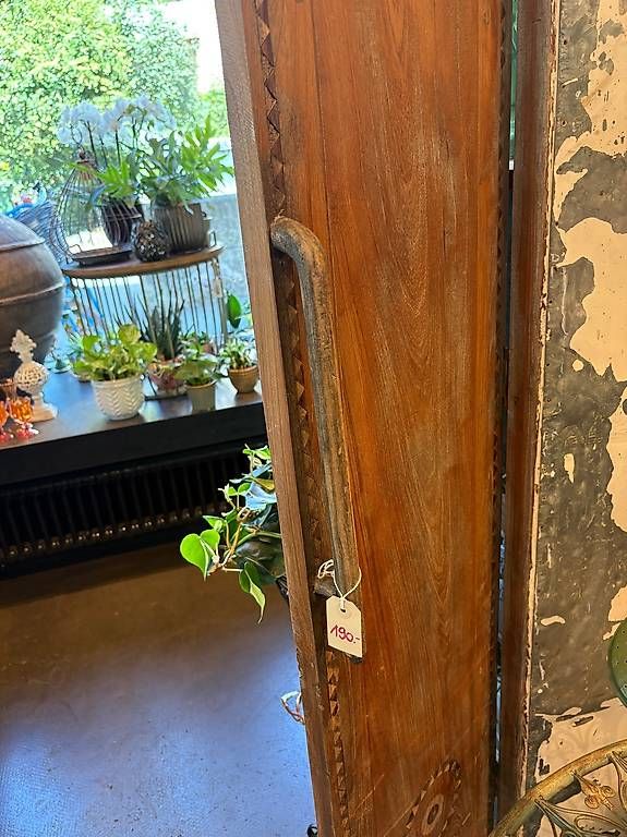 Schränke: Sehr spezieller Schrank – Neu und originalverpackt aus Zürich von digge 4