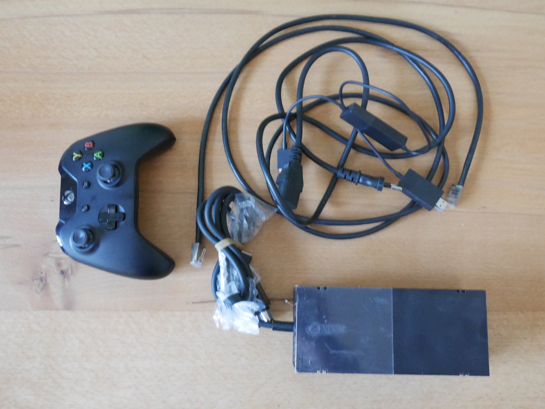 Microsoft Console: Xbox One + Kinect & 3 Spiele – Usato da Herzogenbuchsee venduto da fuckjava 4