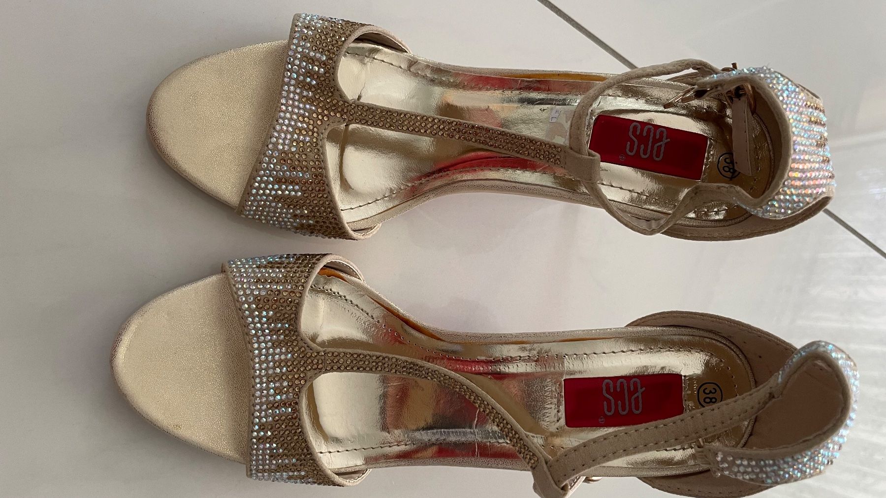Damenschuhe: high heels – Neu und originalverpackt aus hochdorf von tariq1