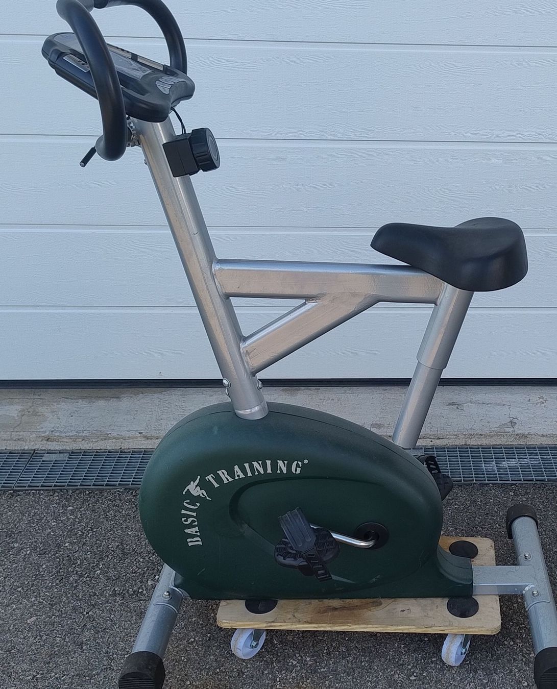 Hometrainer: Vélo d'appartement Basic Training – Gebraucht aus Les Charbonnières von alphatec88