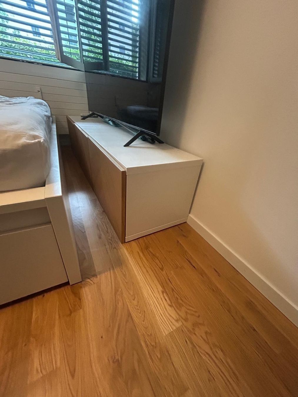 Ikea Meubles TV: IKEA BESTÅ TV Bench – D'occasion à Binningen par ale_8zmb