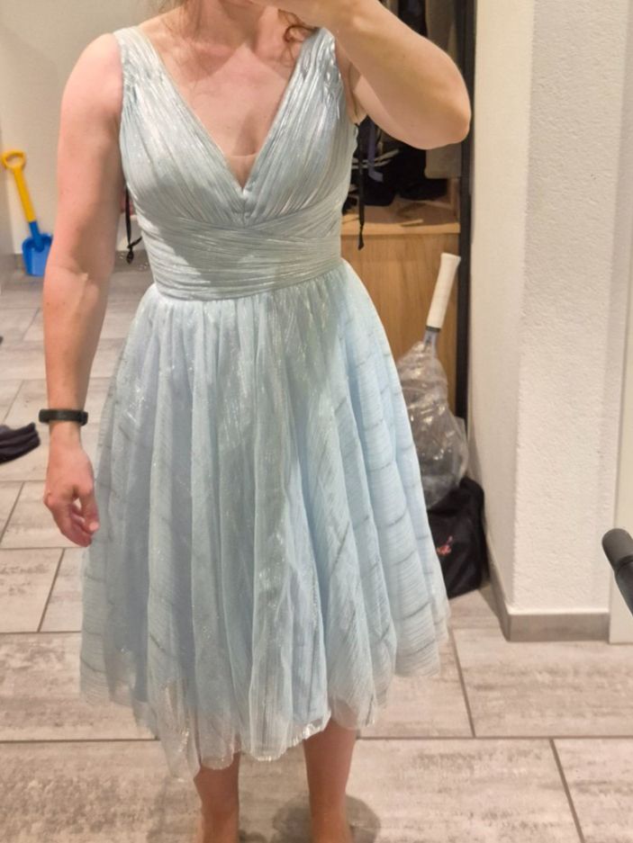 Robes: Abendkleid kurz – D'occasion à Niederwil SG par javatux