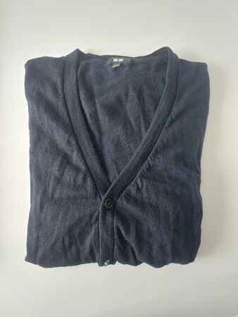 Uniqlo Cardigan 100% Wolle dunkelblau Grösse L gebraucht