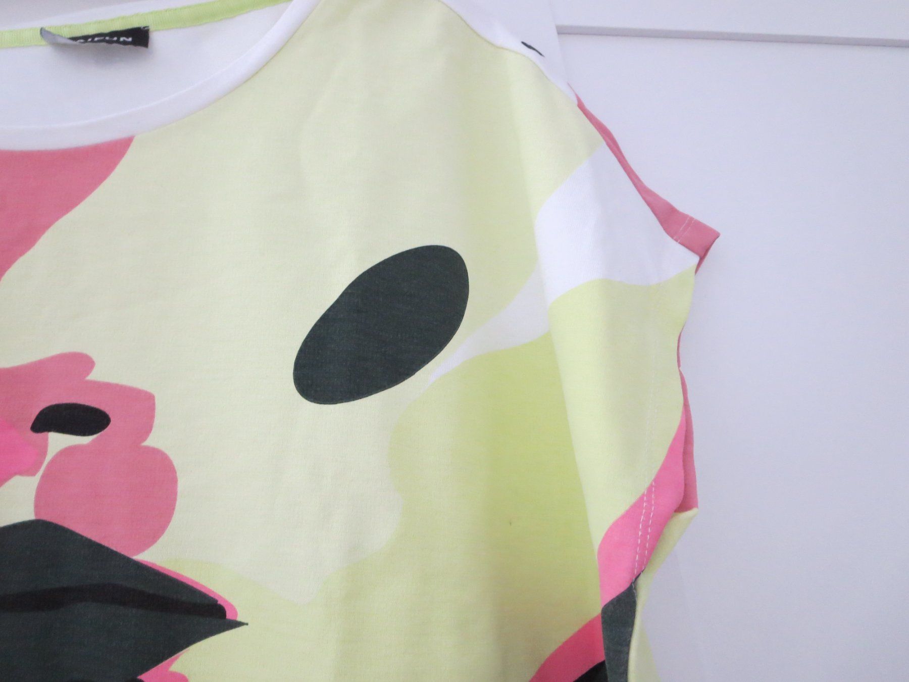 T-shirt: 2 dickere Damen Shirts /Grösse 44 – Usato da Wallisellen venduto da Arvenstube 7