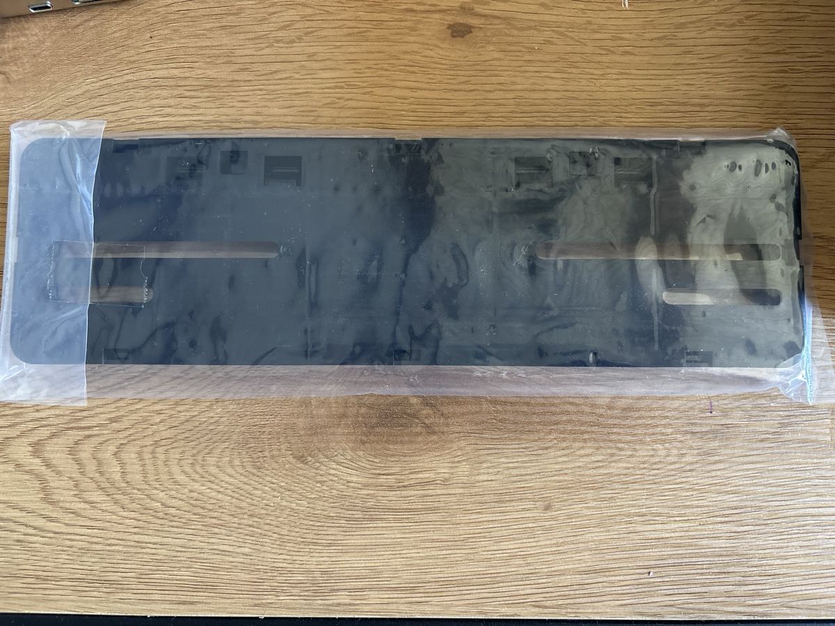 Tutti pezzi di ricambio auto: Support plaque d'immatriculation noir en plastique - neuf – Nuovo e nell'imballaggio originale da Villars-sur-Glâne venduto da jon_9g2z 1