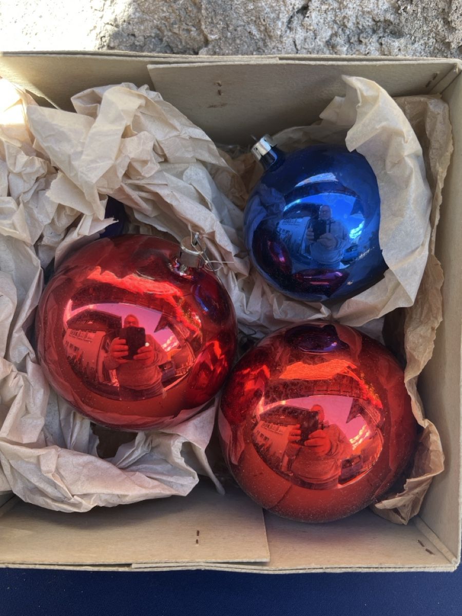 Tutte le decorazioni: 3 große alte Weihnachtsbaumkugeln 10 cm – Usato da Brienz BE venduto da hey_z9vg 1