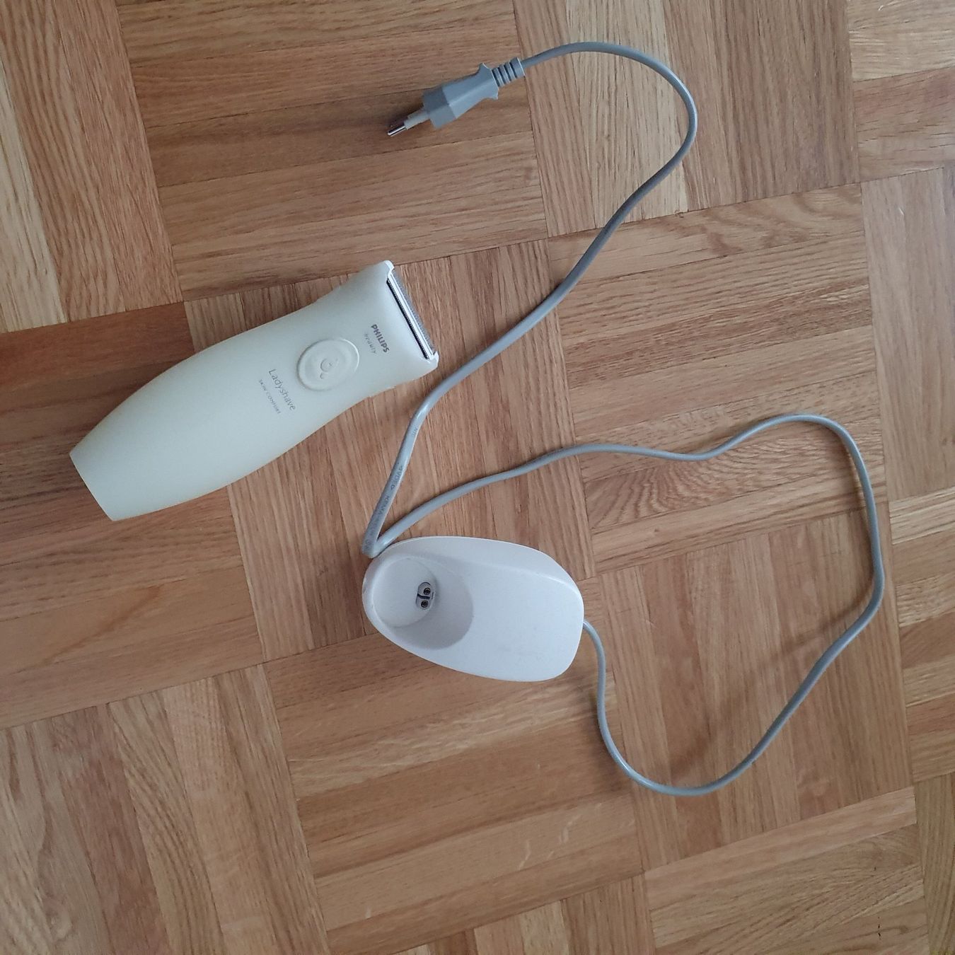 Philips Rasoi & Lamette da barba: Rasoir Philips défectueux – Difettoso da Prilly venduto da RoDyRe 1