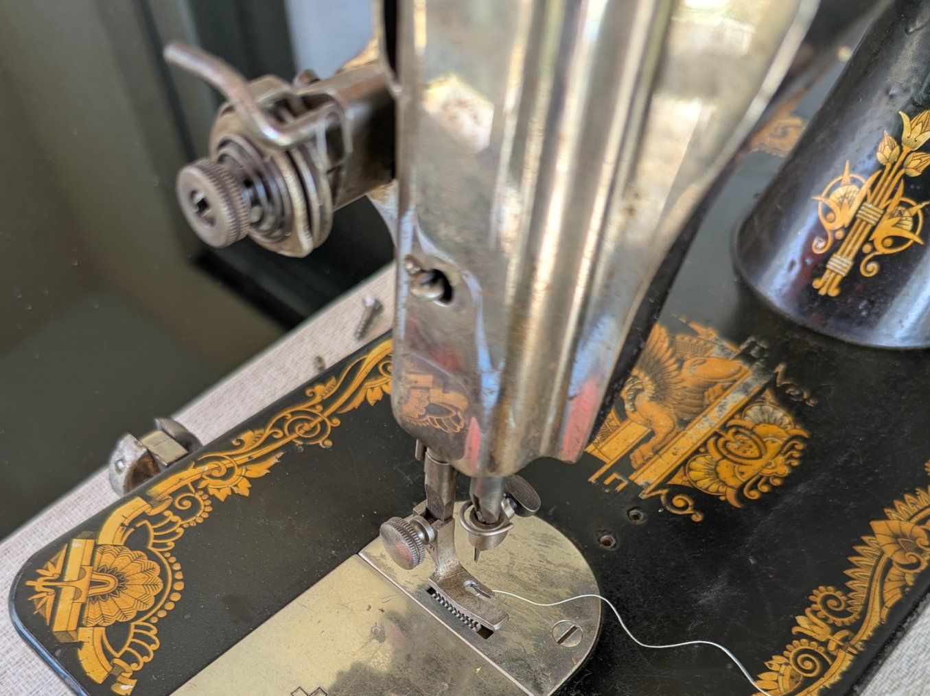 Singer Machines à coudre: Antike Singer-Nähmaschine – D'occasion à Oberbipp par theresiafrosch 2