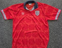 Fussballtrikot England, away, Umbro rot Grösse L mit Shorts