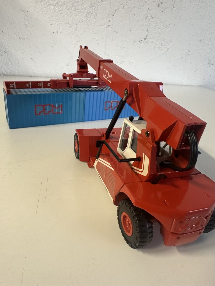 Joal Kit di modellismo & Modellini statici: Joal PPM Super Stacker 40t 1:50 mit Container – Usato da Zetzwil venduto da ZB05 9