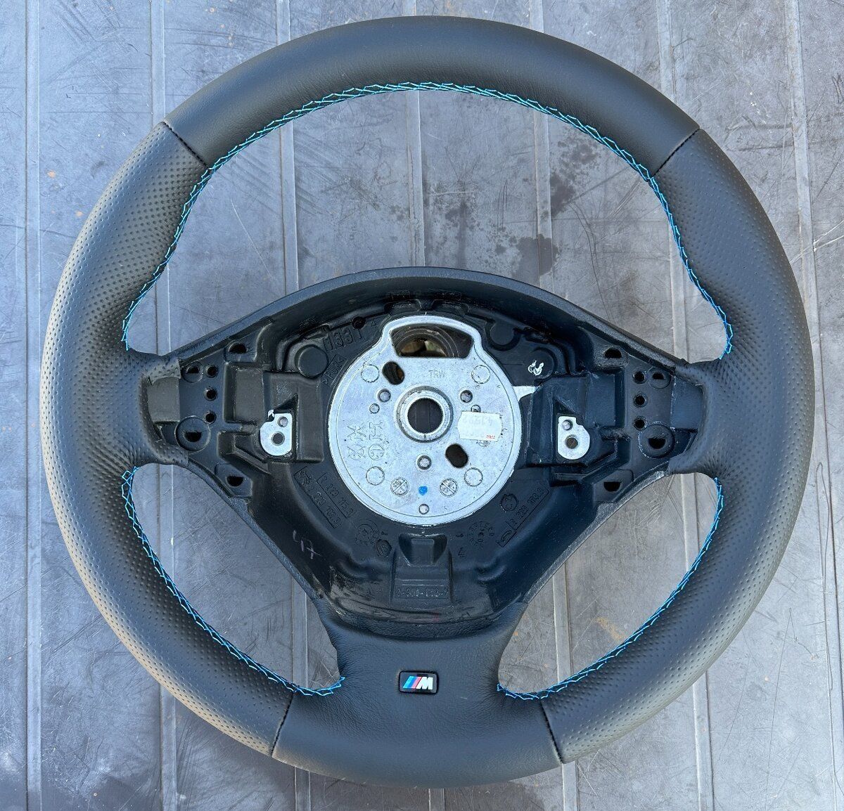 BMW Toutes les pièces auto: NEU Leder lenkrad BMW E36 E39 – Neuf (Voir description) à Auw par Neo_z2rq 1