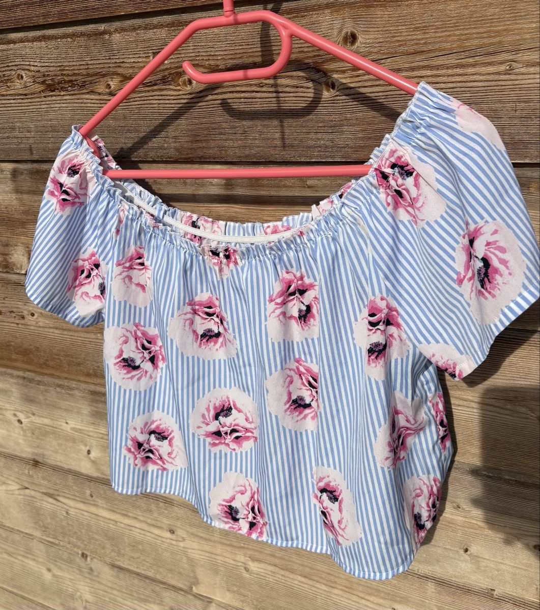 Tally Weijl Camicette, T-shirt & Top: Haut Tally Weijl rayé à fleurs – Usato da Ovronnaz venduto da Justine96 1