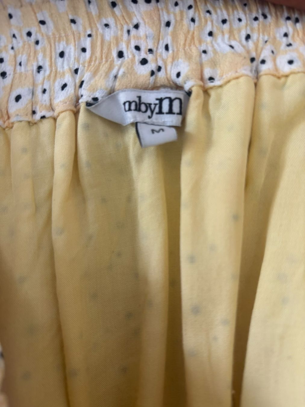 Gonne: Damen Rock mbyM hellgelb mit Blumenmuster, Grösse M  – Usato da Winterthur venduto da Liwe81 1
