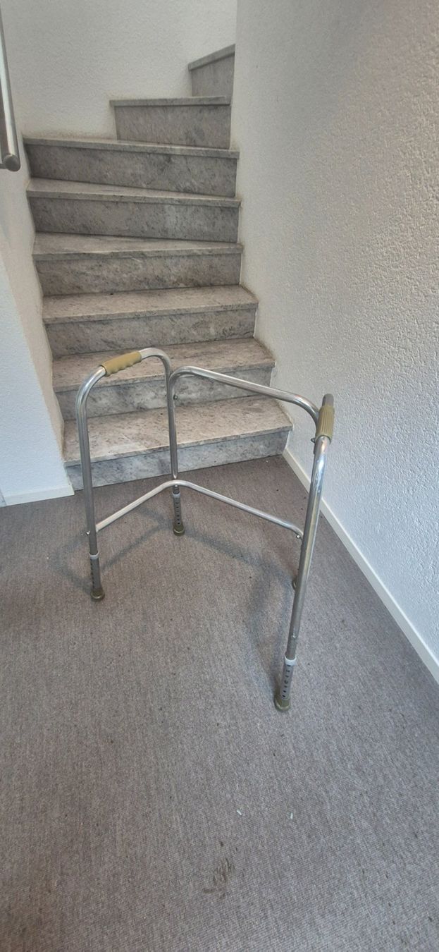 Aides à la marche: Gehböckli Gehhilfe klein – D'occasion à Huttwil par Hpb7
