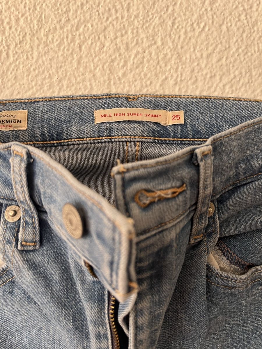 Levi's Jeans: Levi‘s Jeans – Usato da Andwil SG venduto da sas_m9tn 1