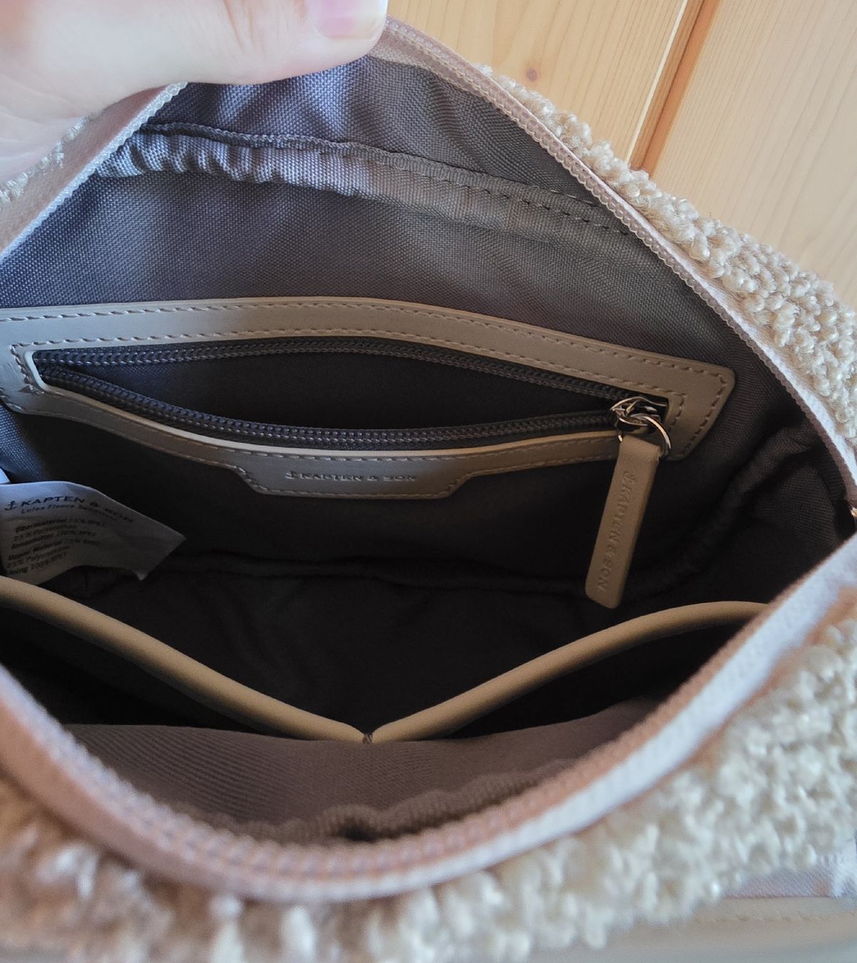 Kapten & Son Borse: Kapten & Son Lulea Fleece Sandstone Tasche  – Nuovo e nell'imballaggio originale da Wimmis venduto da sal_rj9j 3