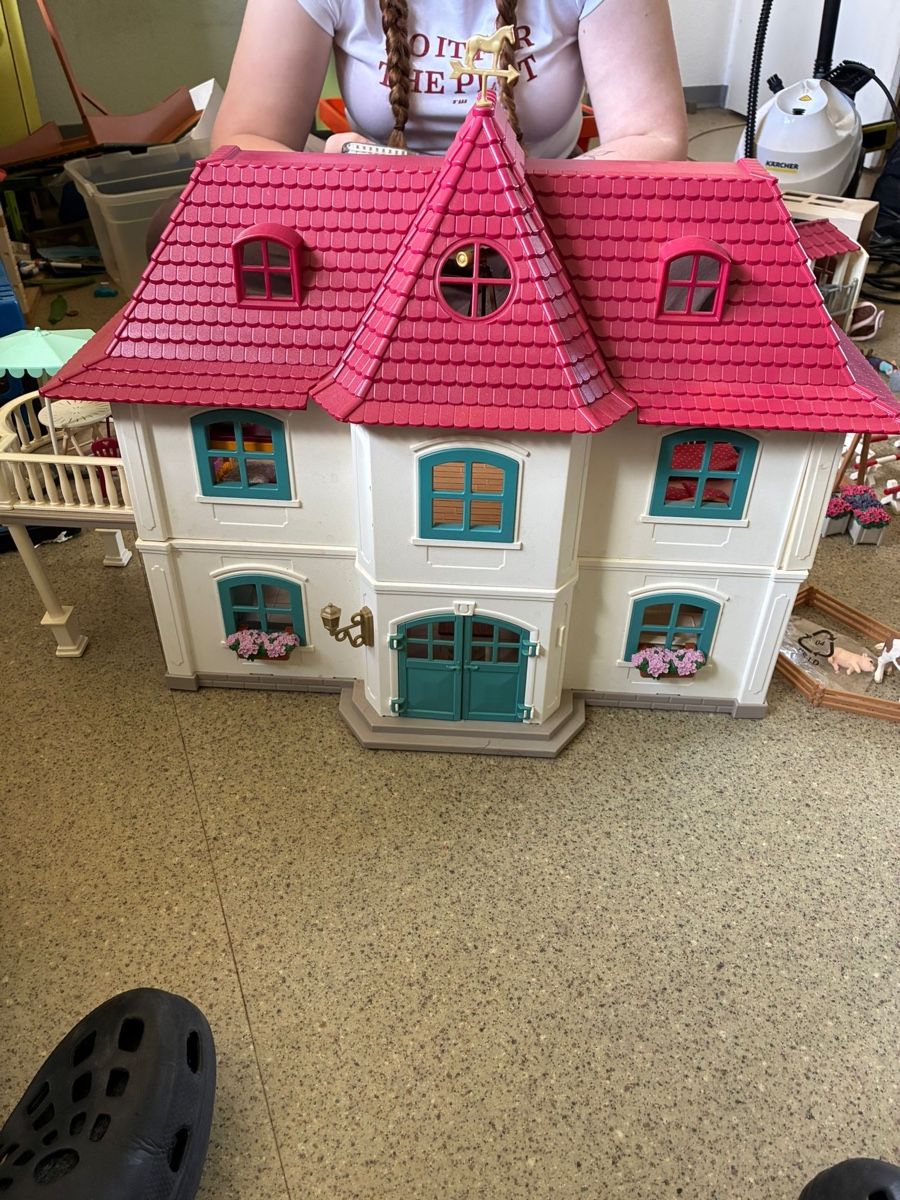 Schleich Spielzeuge: Schleich Haus mit Stall – Gebraucht aus Zuchwil von moa_kel 2