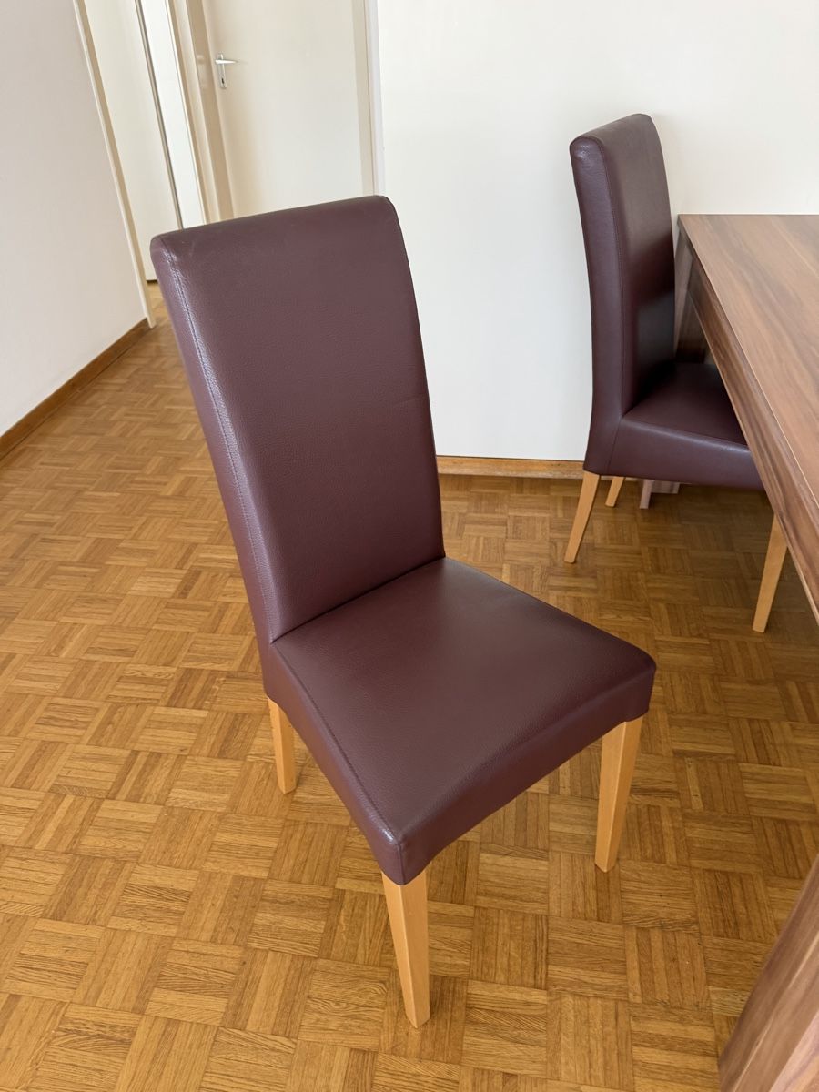 Set di tavolo e panche: Esstisch mit 4Stühlen – Usato da St. Gallen venduto da bil_jl7j 2