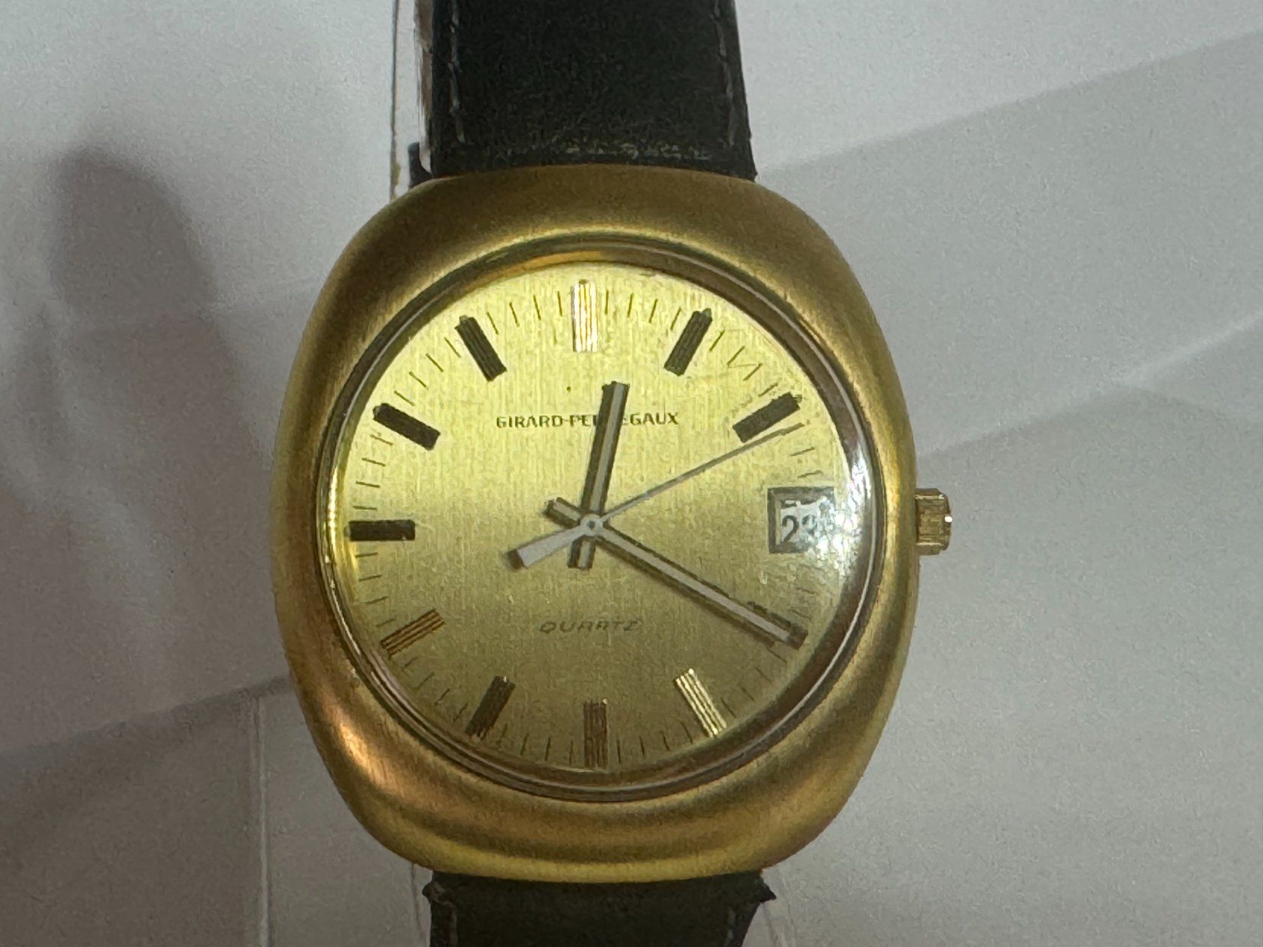 Girard-Perregaux Montres: GIRARAD PERREGAUX  QUARZT DEFEKT – D'occasion à Schüpfen par TOY-58